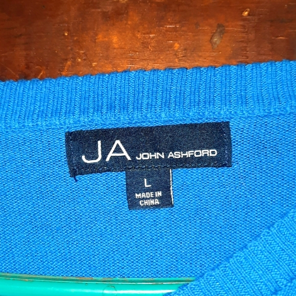 John Ashford Blue V-Neck Sweater 💙 - Picture 3 of 6